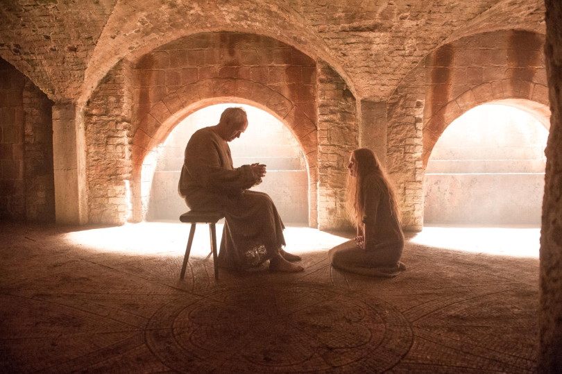 Cersei-kneels-before-the-High-Sparrow-Official-HBO1-810x539